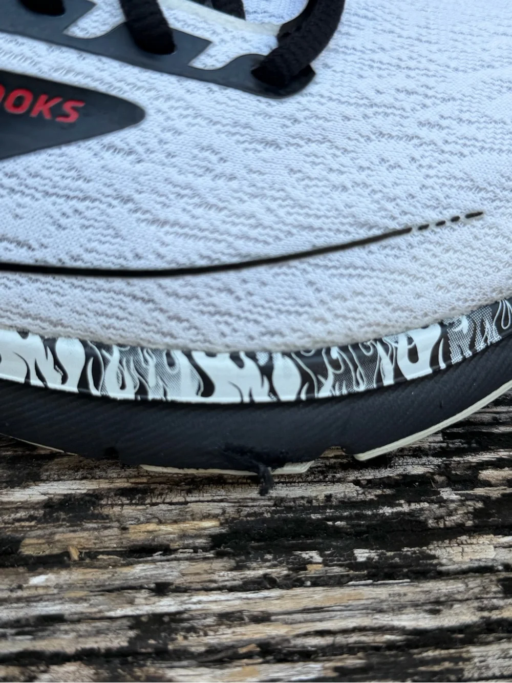Brooks Trace 2 Hero Pack Fire Fighter White/Black Women’s Sz 9 Running Shoes X1 - Picture 8 of 16